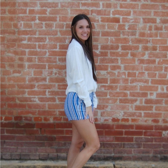 Button Front Top - Picture 2 of 3